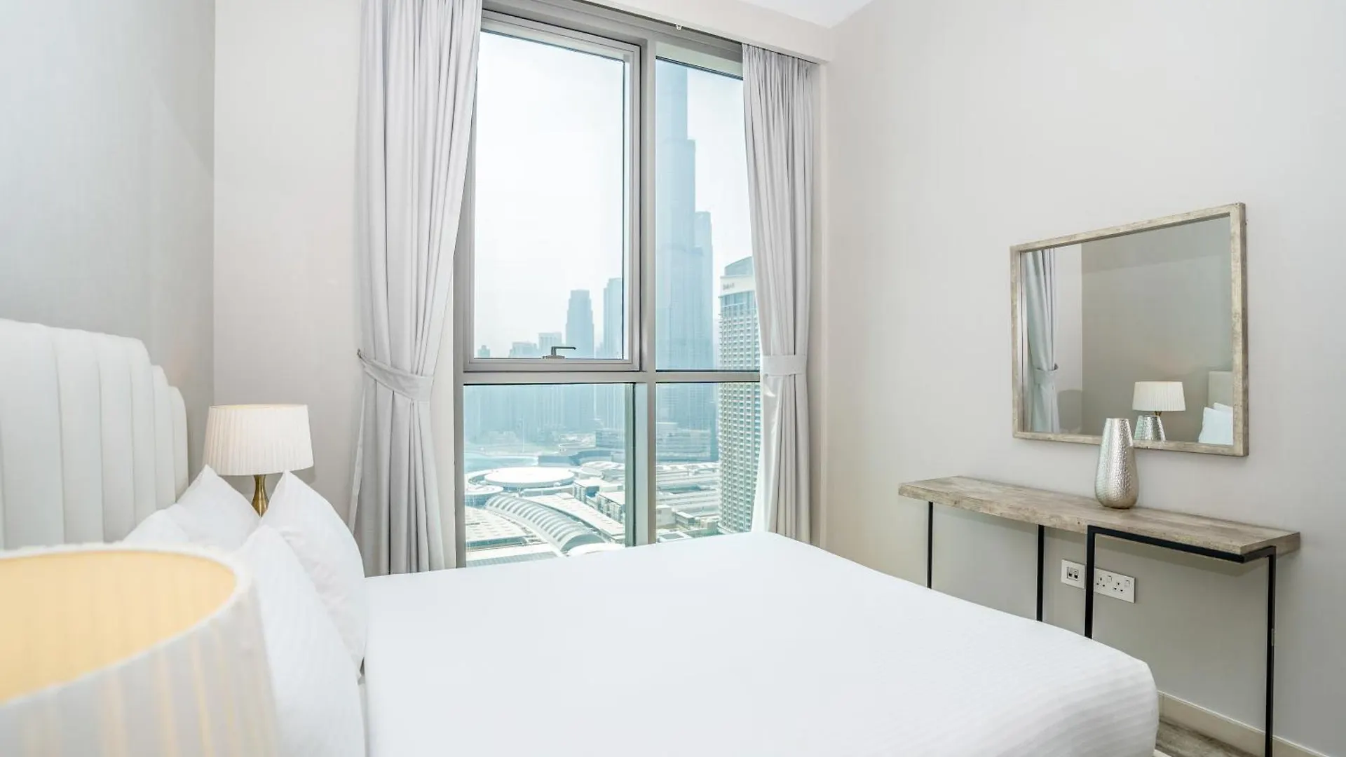 Apartment Homesgetaway - Sophisticated 3Br With Maids Room In Downtown Dubai