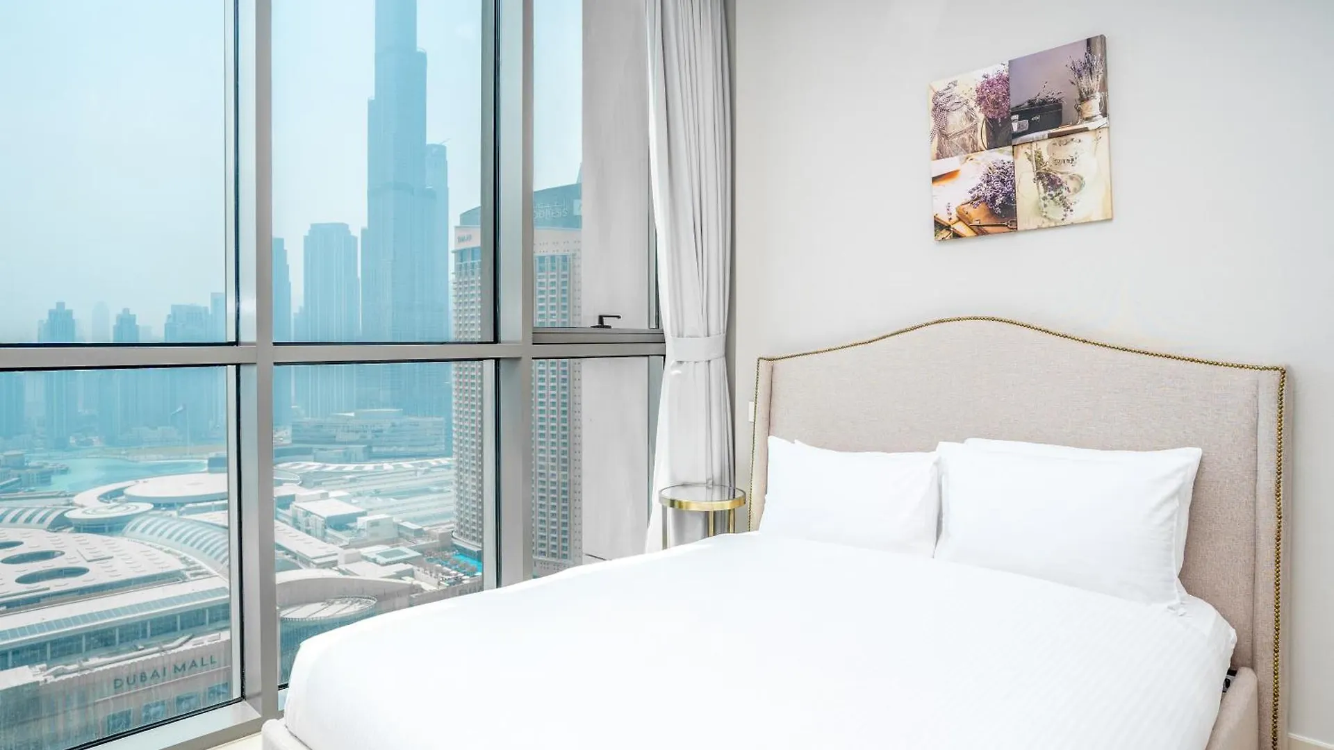 Homesgetaway - Sophisticated 3Br With Maids Room In Downtown Dubaj Apartmán
